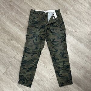 GAP Women's Green Camouflage Cargo Pants
